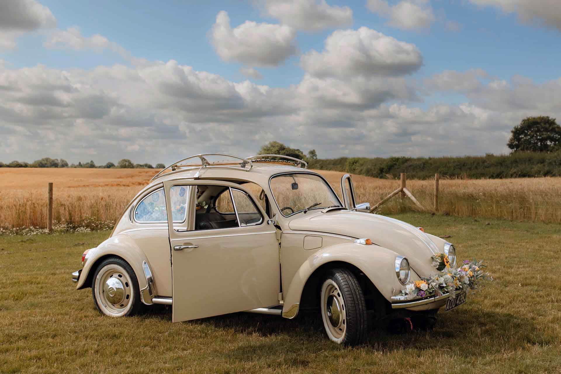 classic-wedding-cars-for-rent-beetle